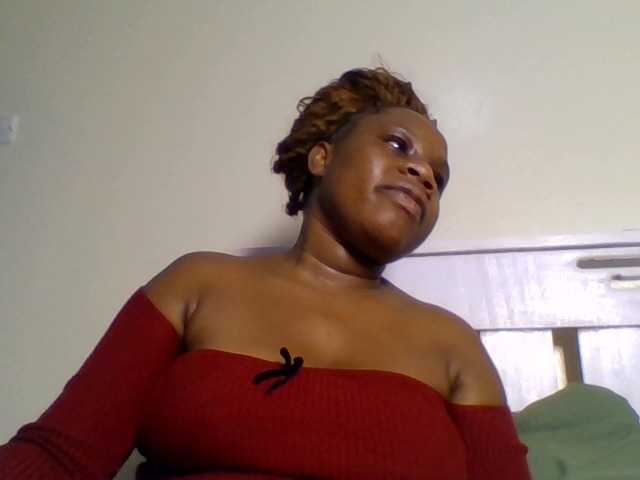 Ebonitah live cam on BongaCams