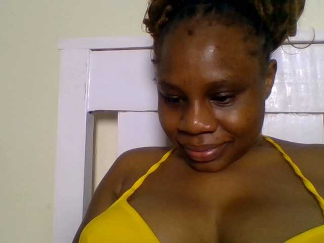 Ebonitah live cam on BongaCams