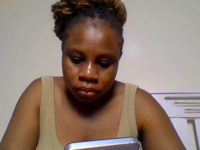 Ebonitah live cam on BongaCams