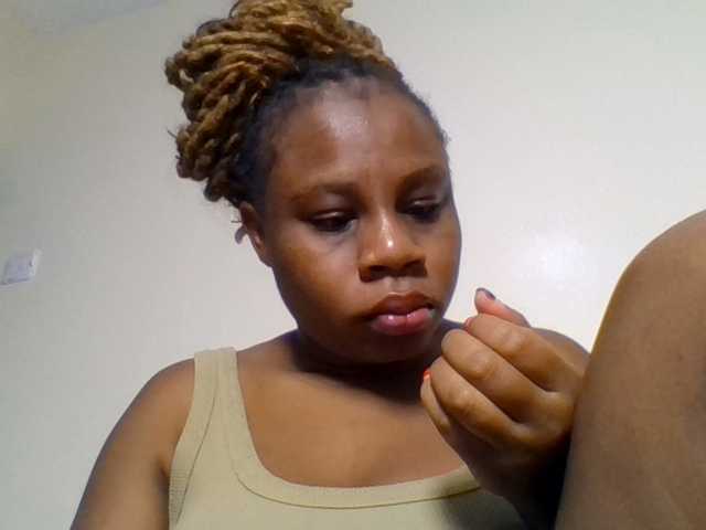 Ebonitah live cam on BongaCams