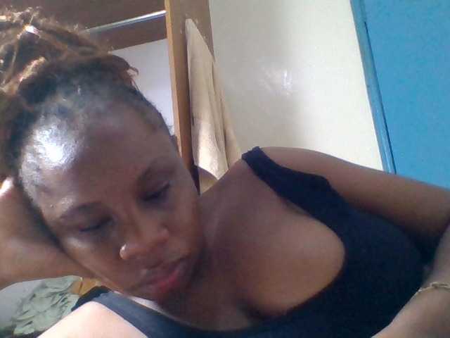 Ebonitah live cam on BongaCams
