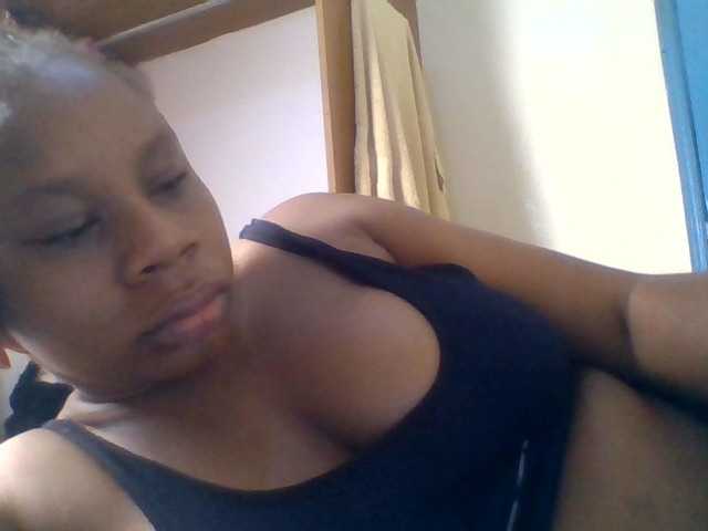 Ebonitah live cam on BongaCams