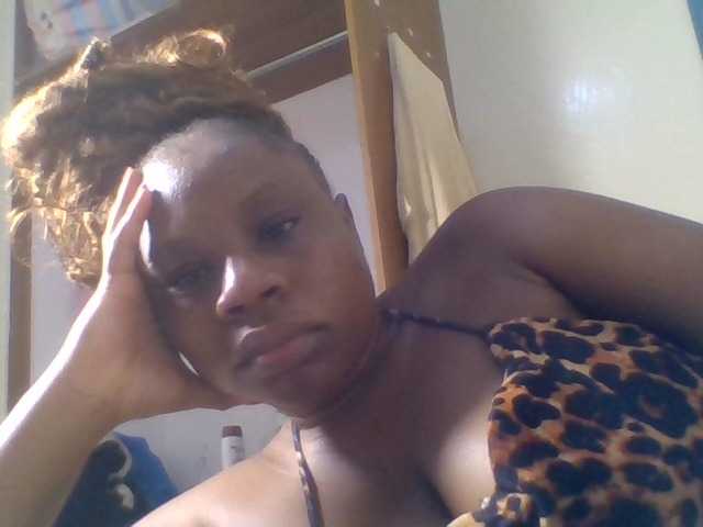 Ebonitah live cam on BongaCams