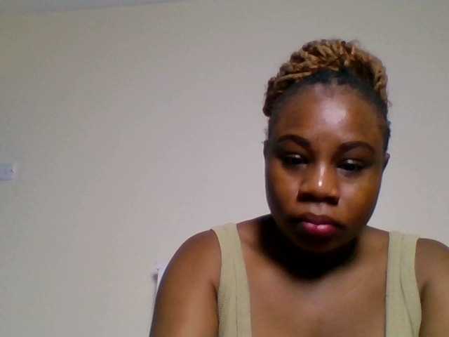 Ebonitah live cam on BongaCams