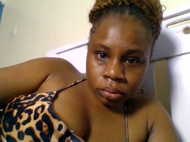 Ebonitah live cam on BongaCams