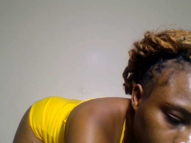 Ebonitah live cam on BongaCams