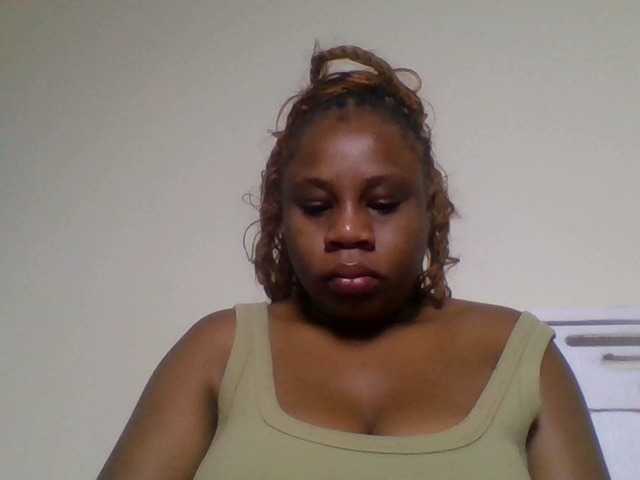 Ebonitah live cam on BongaCams