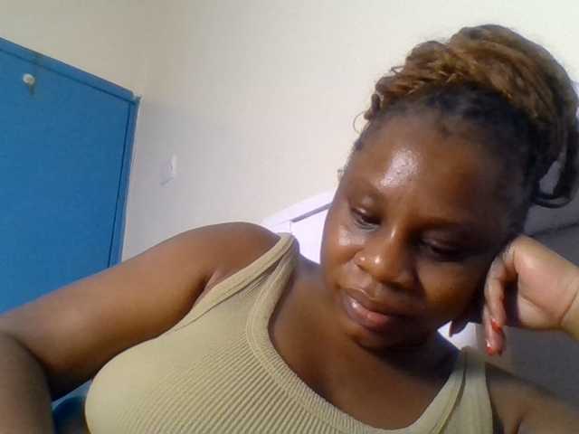 Ebonitah live cam on BongaCams