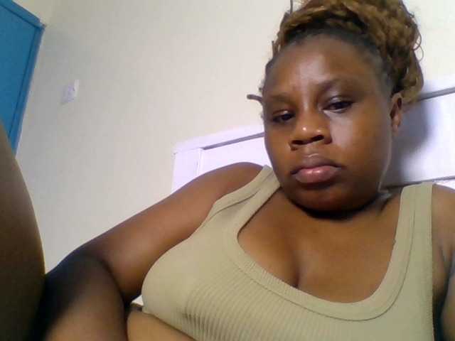 Ebonitah live cam on BongaCams