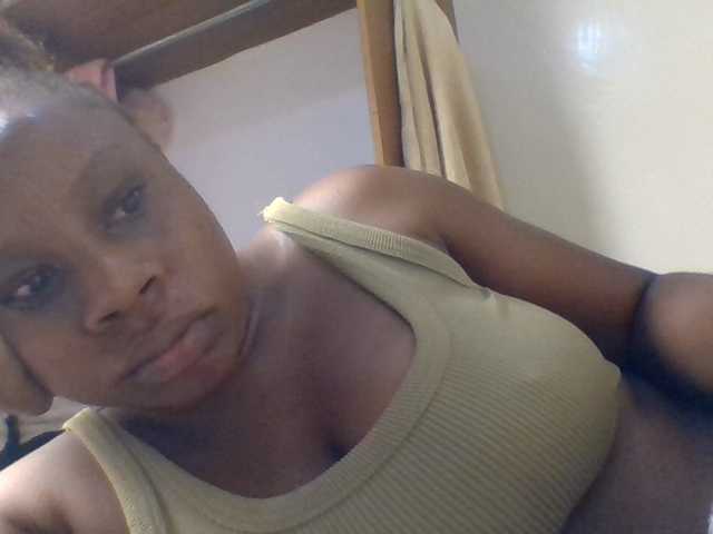 Ebonitah live cam on BongaCams