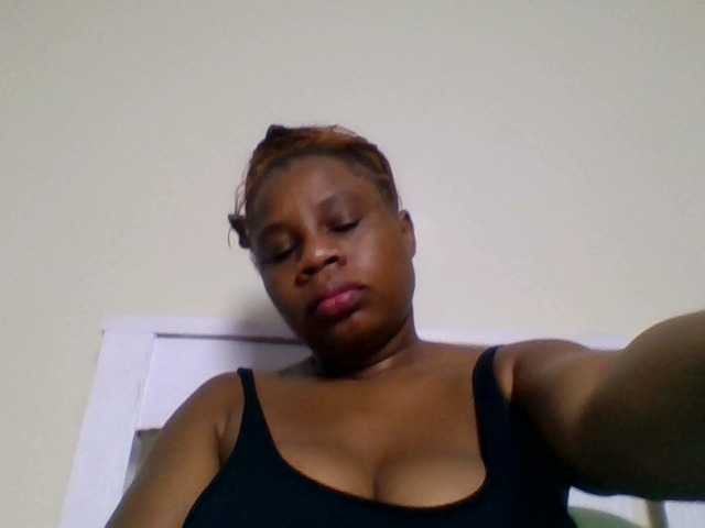 Ebonitah live cam on BongaCams