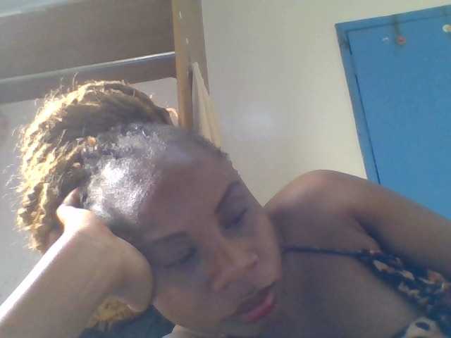 Ebonitah live cam on BongaCams