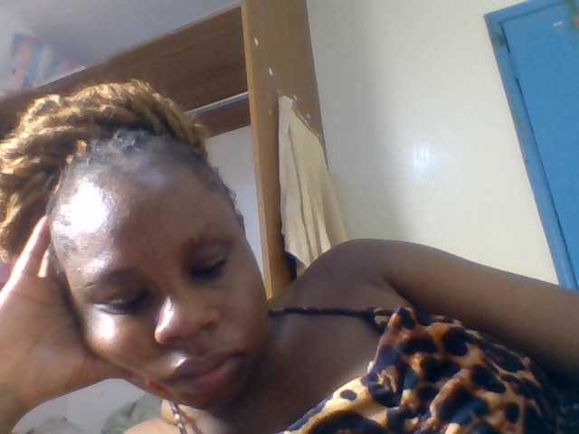 Ebonitah live cam on BongaCams