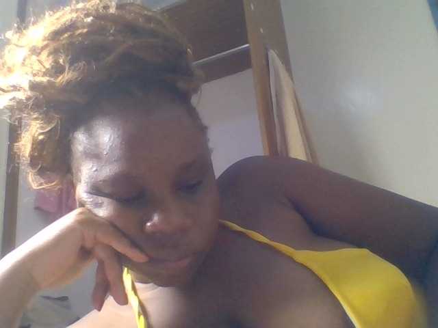 Ebonitah live cam on BongaCams