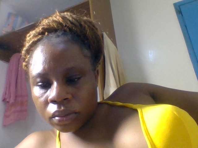 Ebonitah live cam on BongaCams