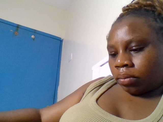 Ebonitah live cam on BongaCams