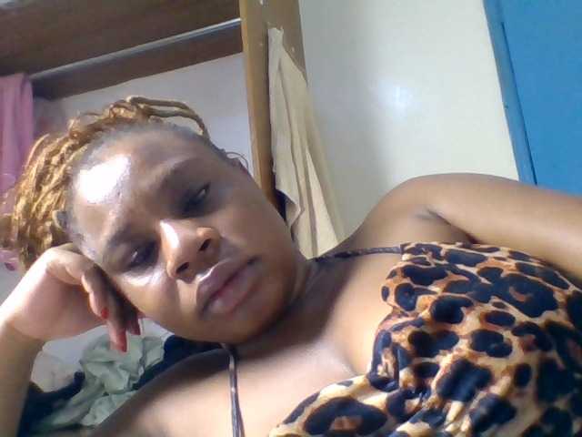 Ebonitah live cam on BongaCams