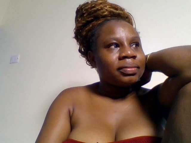 Ebonitah, live now on BongaCams