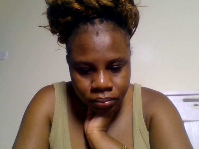 Ebonitah live cam on BongaCams