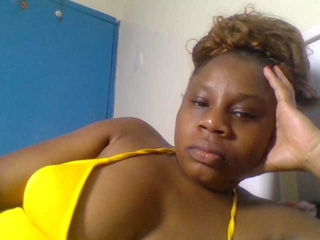 Ebonitah live cam on BongaCams