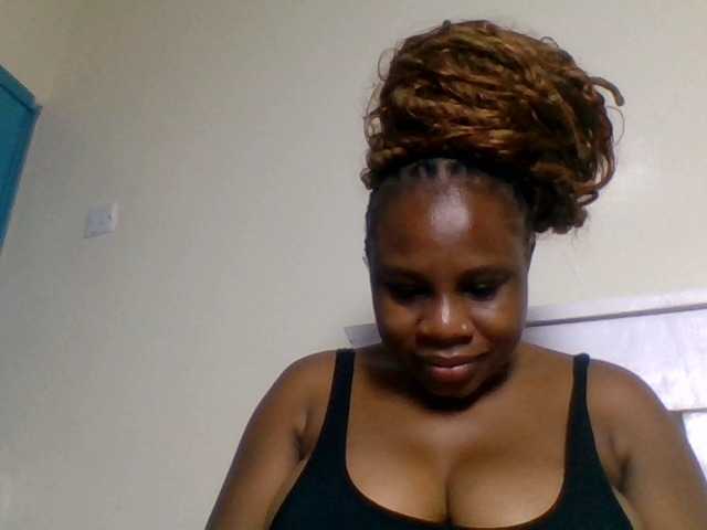Ebonitah live cam on BongaCams