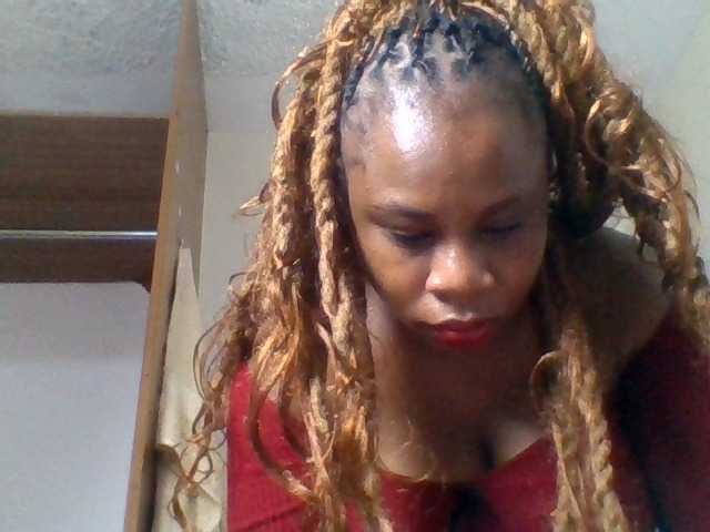 Ebonitah live cam on BongaCams