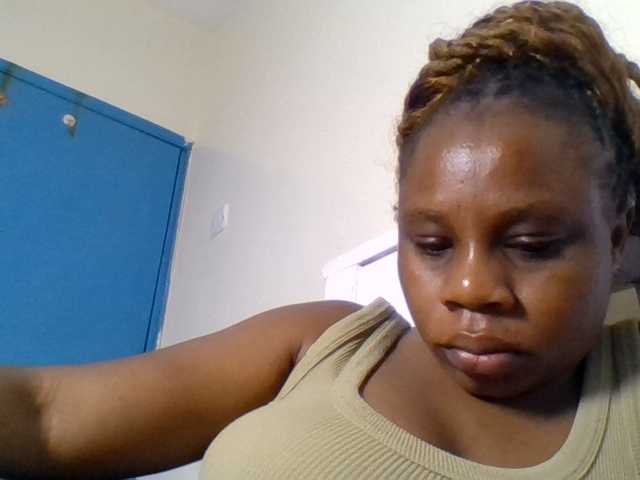 Ebonitah live cam on BongaCams