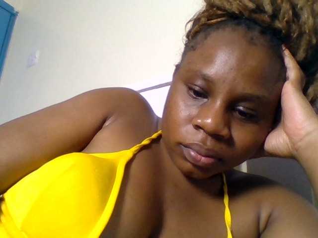 Ebonitah live cam on BongaCams