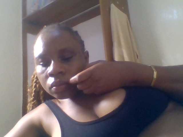 Ebonitah live cam on BongaCams