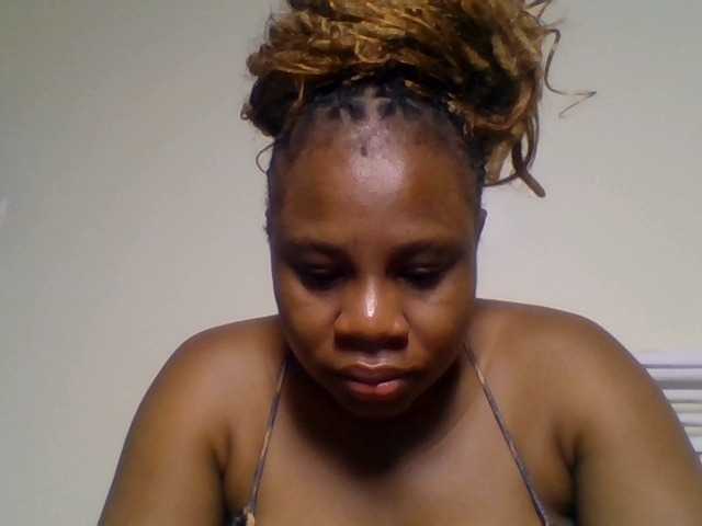 Ebonitah live cam on BongaCams