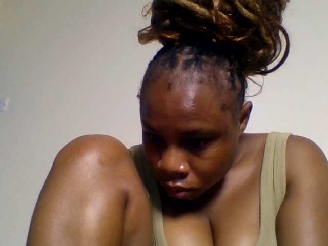 Ebonitah live cam preview