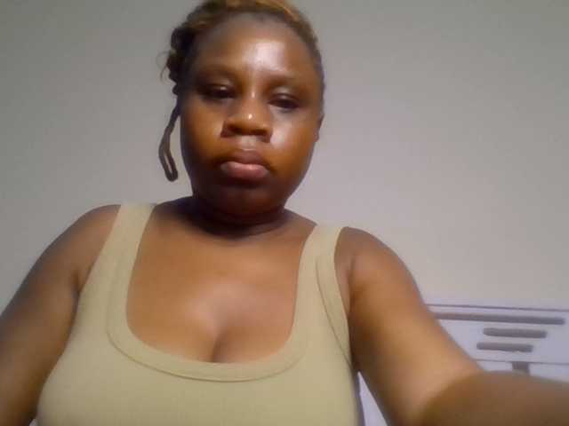 Ebonitah live cam on BongaCams