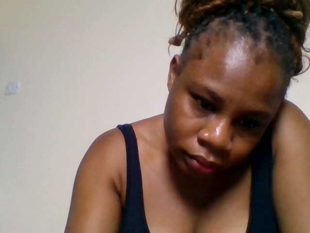 Ebonitah live cam on BongaCams