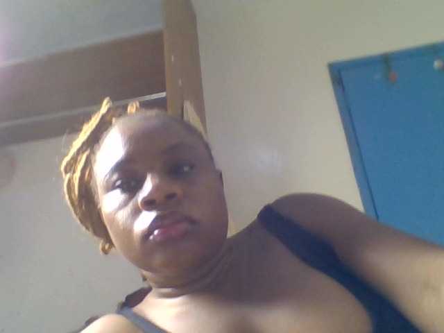 Ebonitah live cam on BongaCams