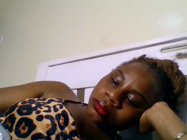 Ebonitah live cam on BongaCams