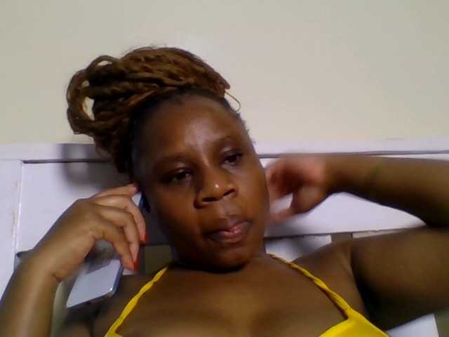 Ebonitah live cam on BongaCams