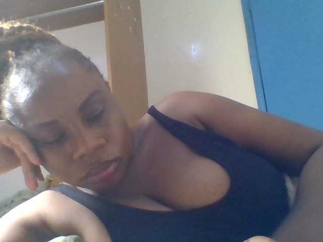 Ebonitah live cam on BongaCams