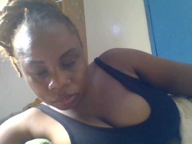 Ebonitah live cam on BongaCams