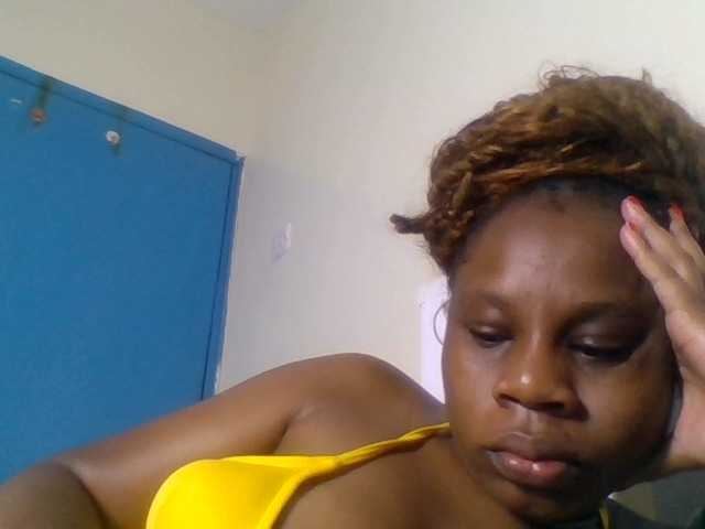 Ebonitah live cam on BongaCams