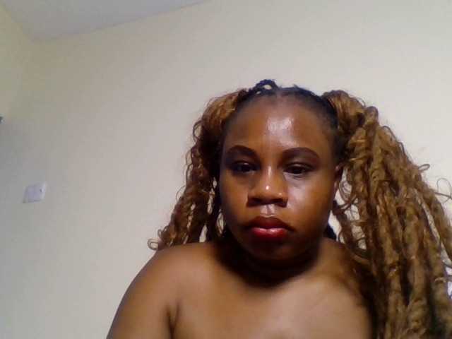 Ebonitah live cam on BongaCams