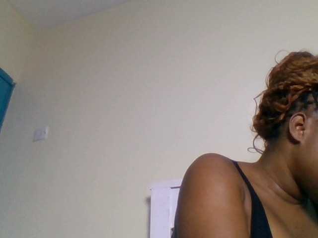 Ebonitah live cam on BongaCams