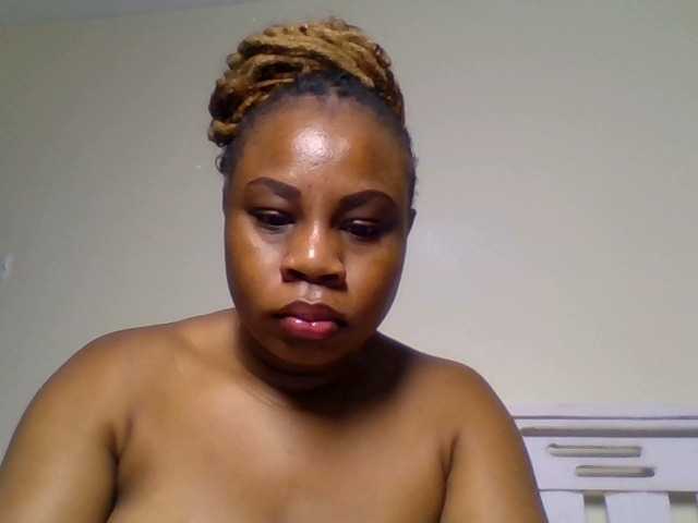 Ebonitah live cam on BongaCams