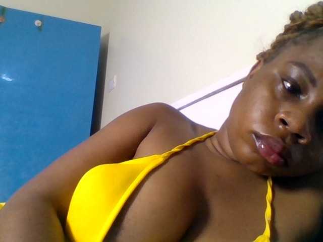 Ebonitah live cam on BongaCams