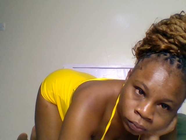 Ebonitah live cam on BongaCams
