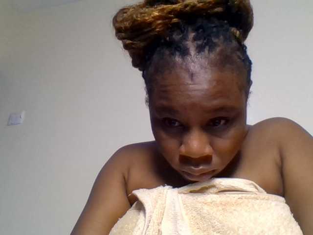 Ebonitah live cam on BongaCams