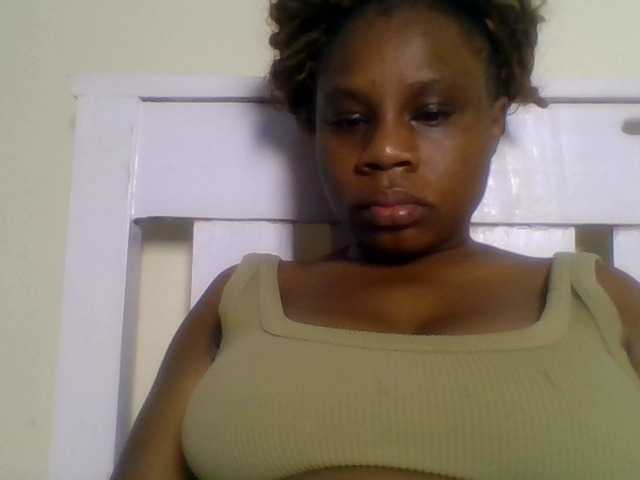 Ebonitah live cam on BongaCams