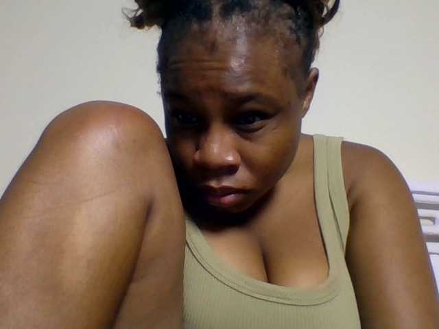 Ebonitah live cam on BongaCams