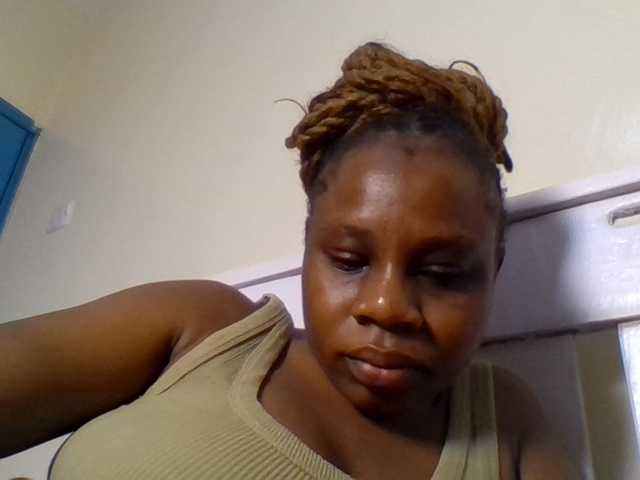 Ebonitah live cam on BongaCams
