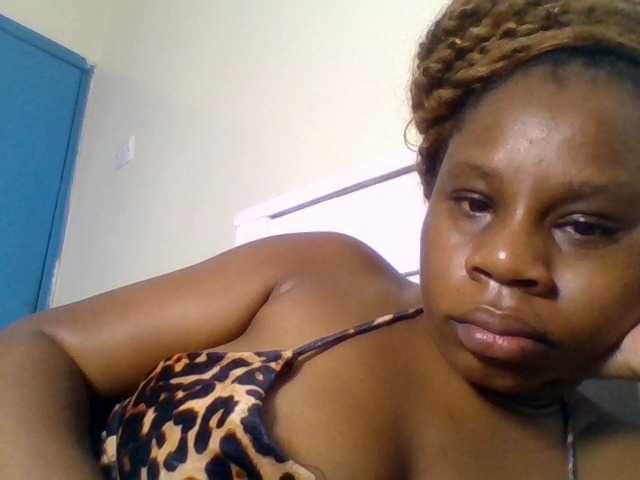 Ebonitah live cam on BongaCams