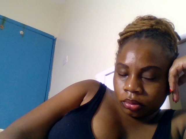 Ebonitah live cam on BongaCams